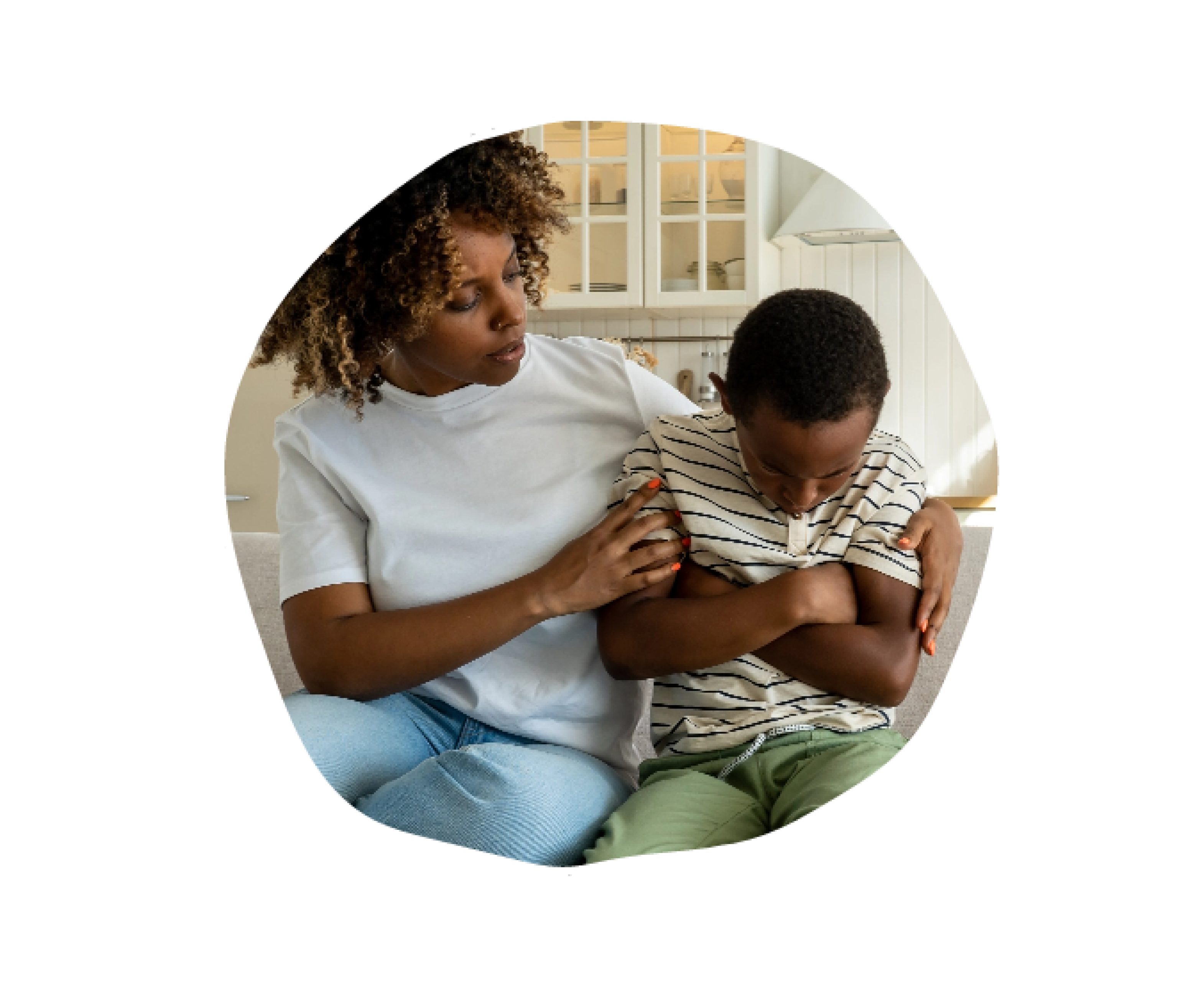 une mère et son enfant énervé