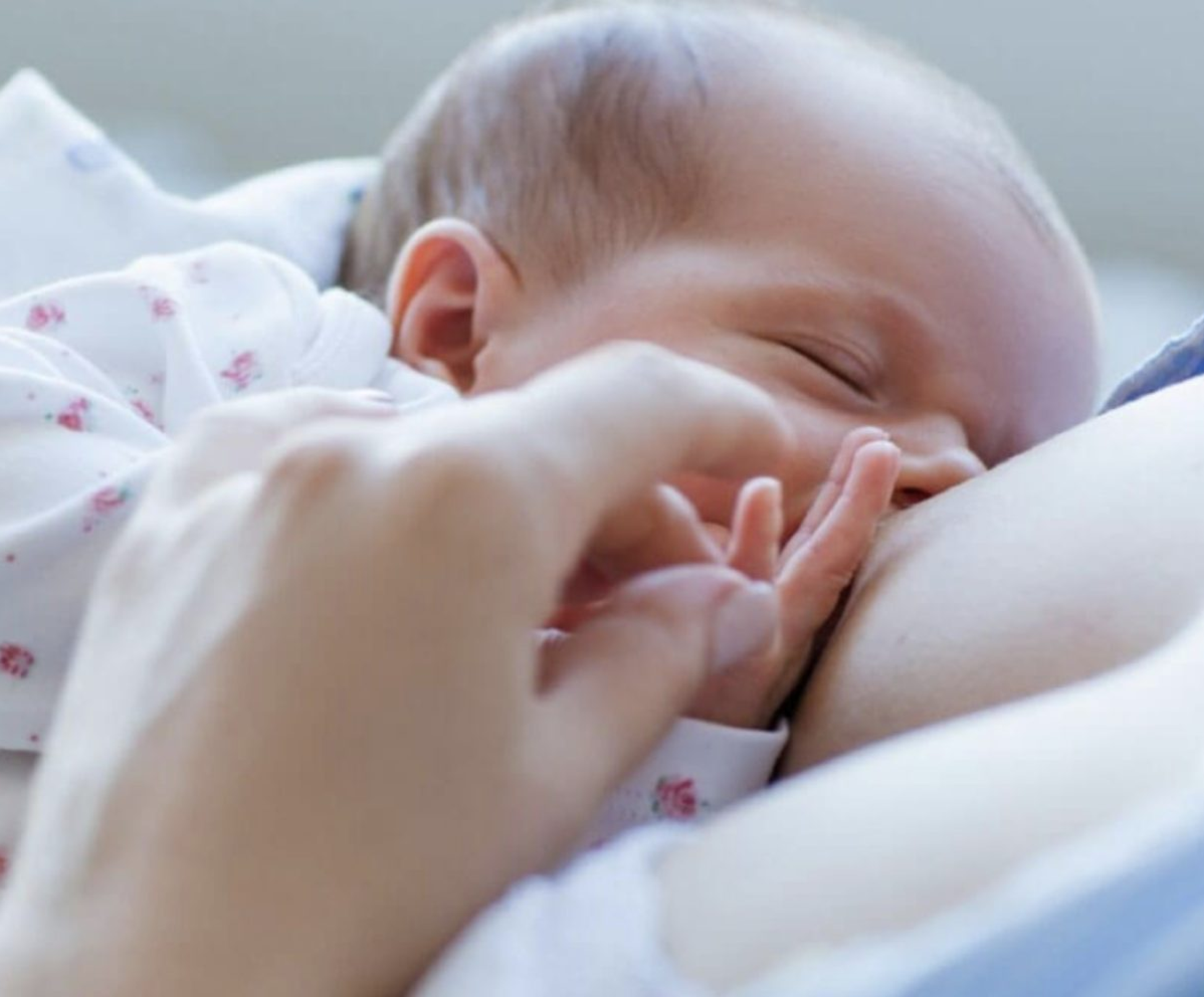 Des signes que bébé est bien positionné pour allaiter